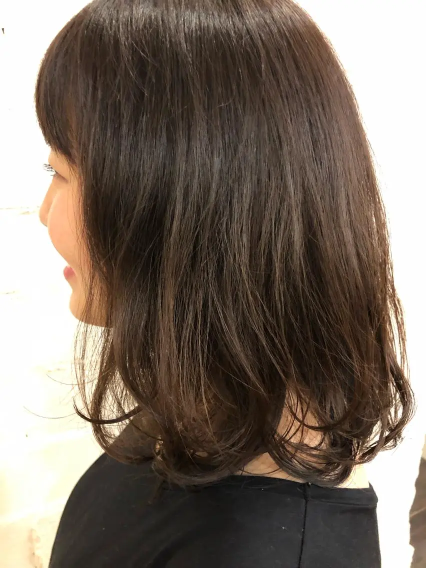 セミロング 縮毛矯正 カット 縮毛矯正 トリートメント ヘッドスパ 口コミ評価4.9⭐︎ カワナベ マサシのヘアスタイル