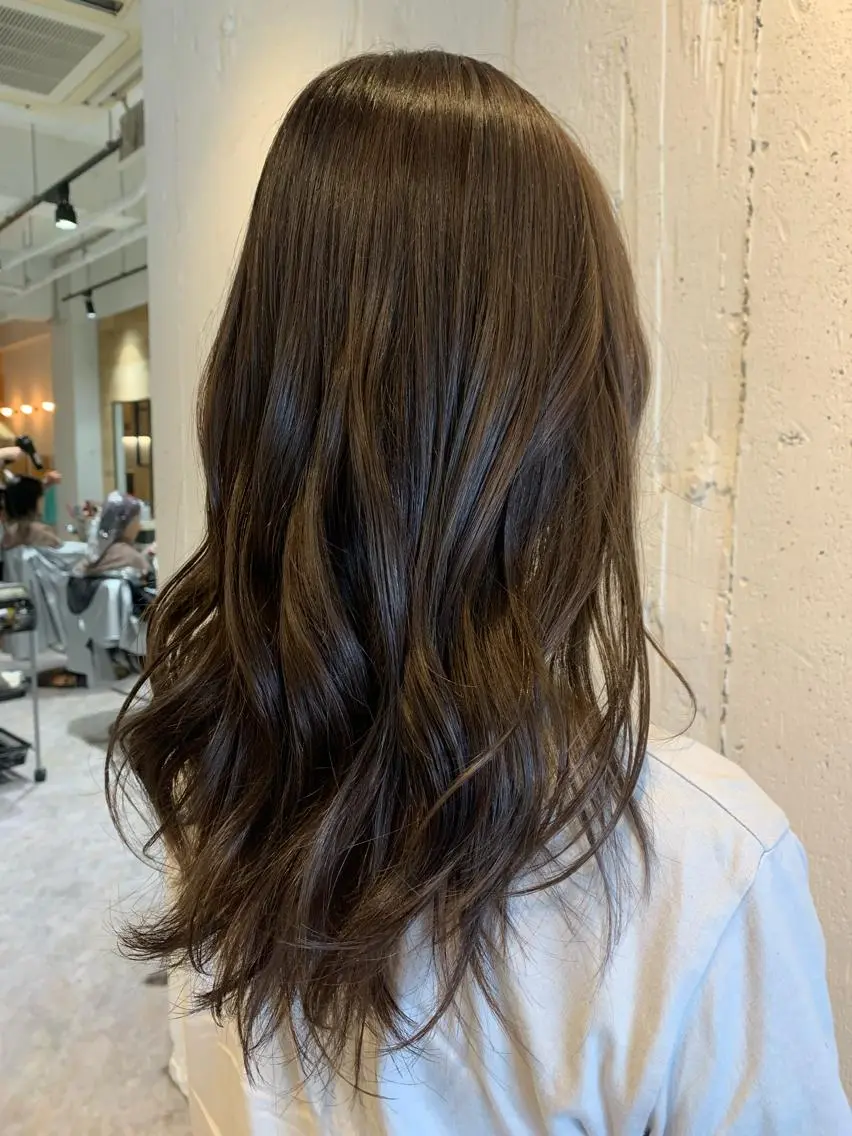 ロング カラー EIGHT 中川原 菜々子のヘアスタイル
