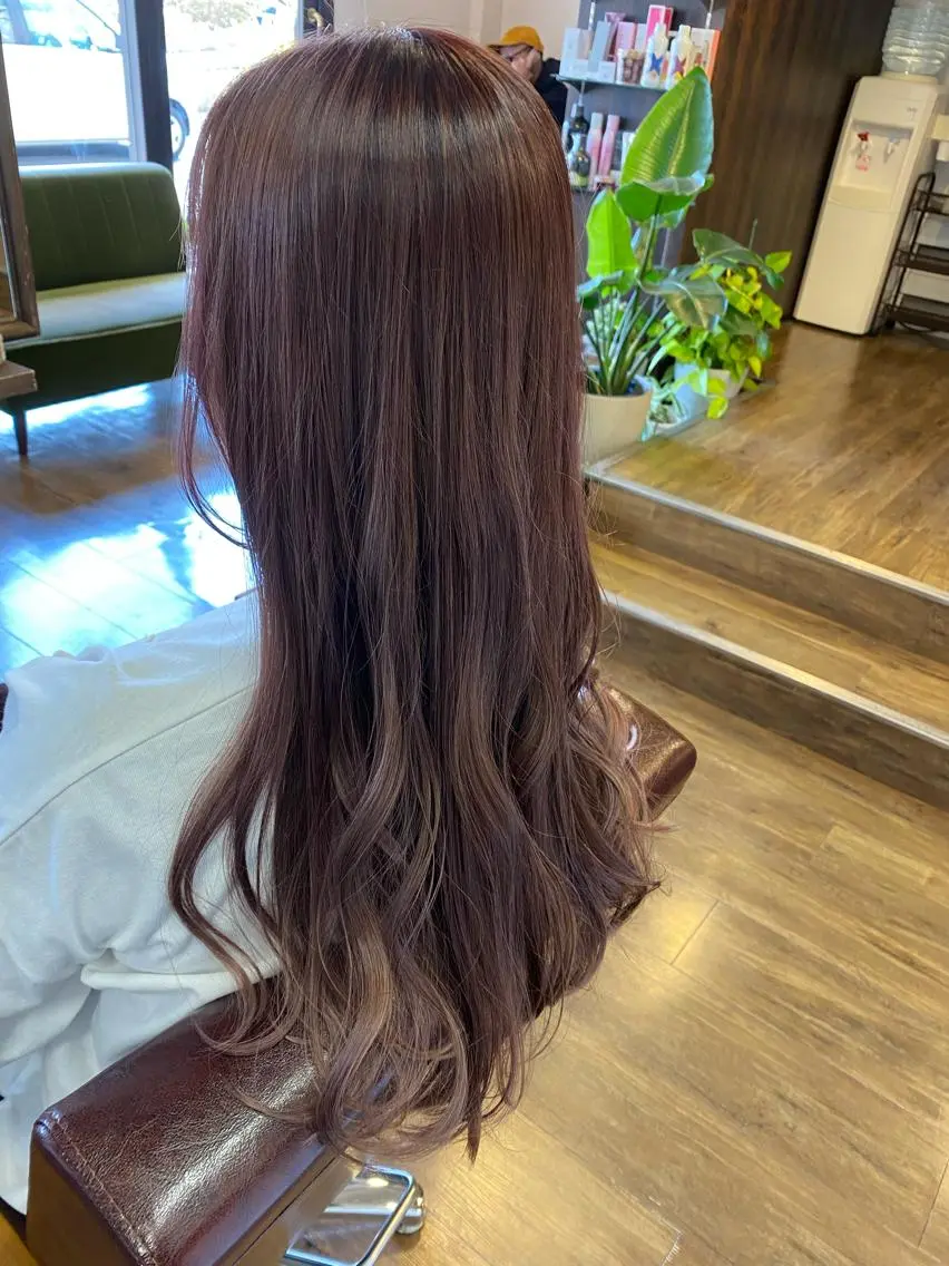 ロング ピンクブラウン カット ヘアカラー 中山 明子のヘアスタイル