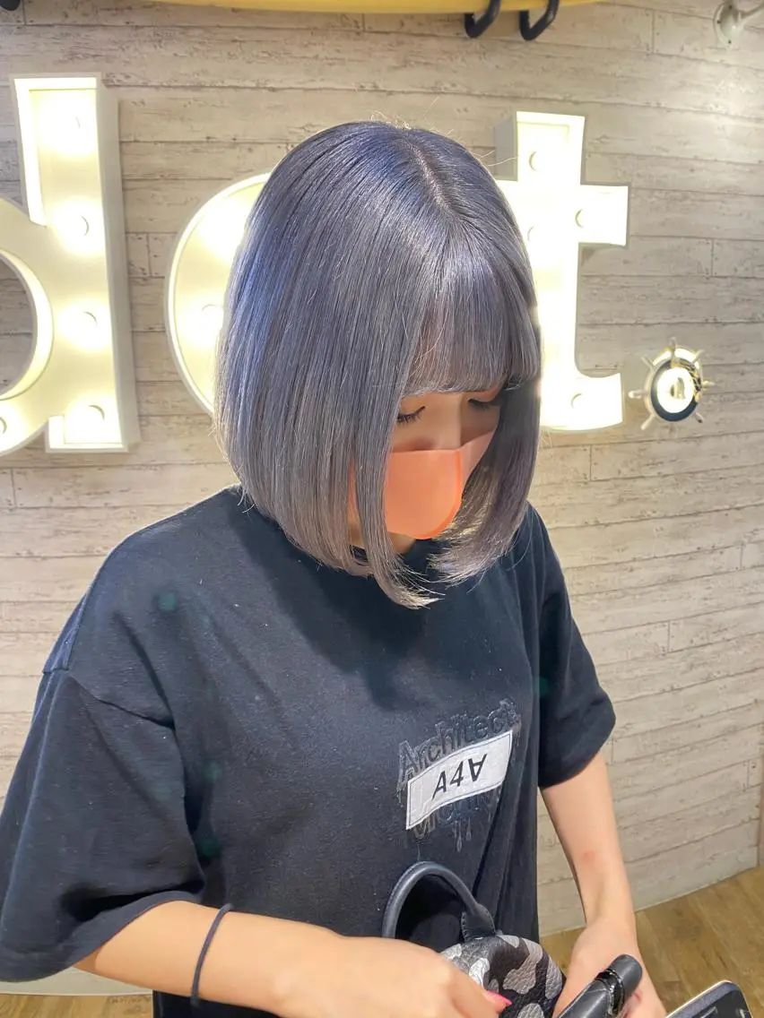 ミディアム カラー ブルーカラー シルバー 遠藤沙也加 /レイヤーカットのヘアスタイル
