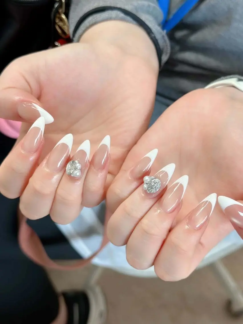ネイル オーロラネイル ブルー チークネイル 長さ出し フットネイル ハンドネイル NAILS168 池袋西口駅前店のネイルデザイン