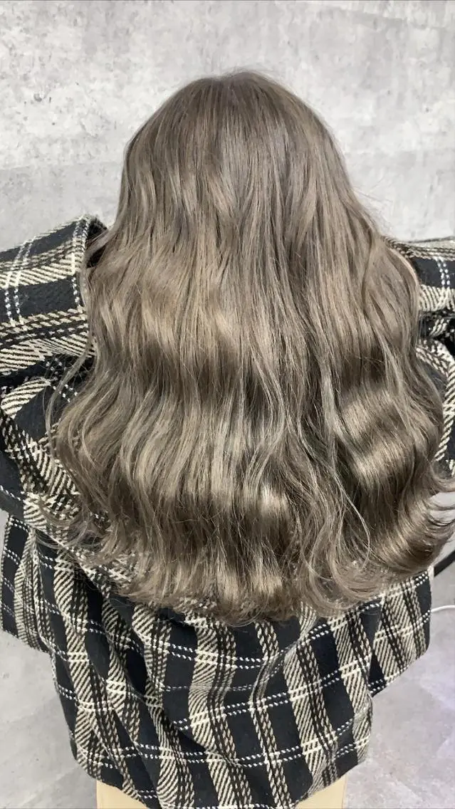 ロング カラー 大阪レミーエクステ チビ編み込みのヘアスタイル