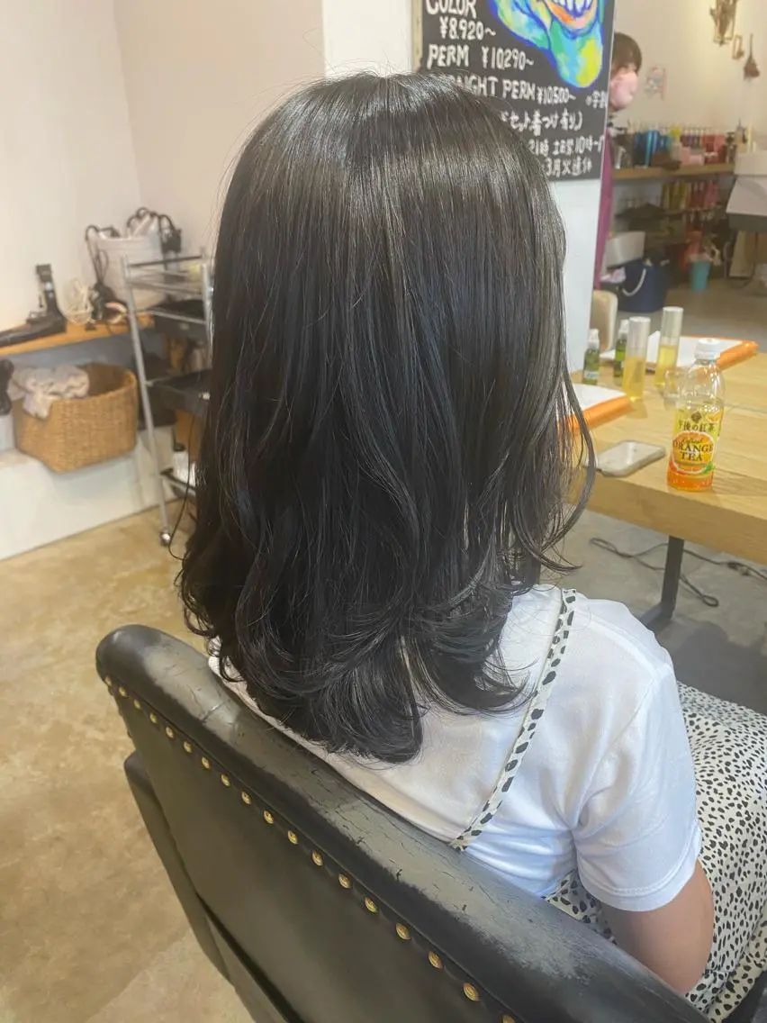 セミロング 小日向 沙織のヘアスタイル