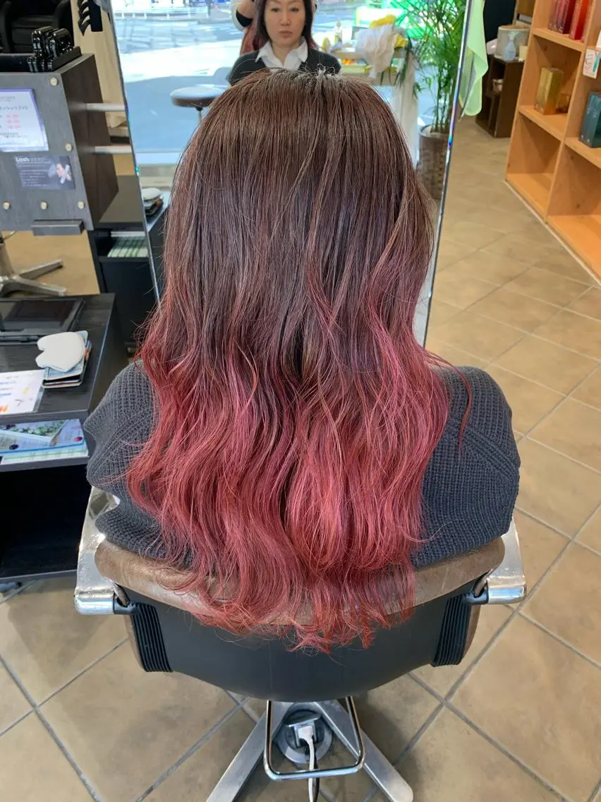 セミロング カラー ピンクカラー バイオレットカラー バイオレットピンク カット ヘアカラー メテオ ／ヘアカラー 西川菜実のヘアスタイル