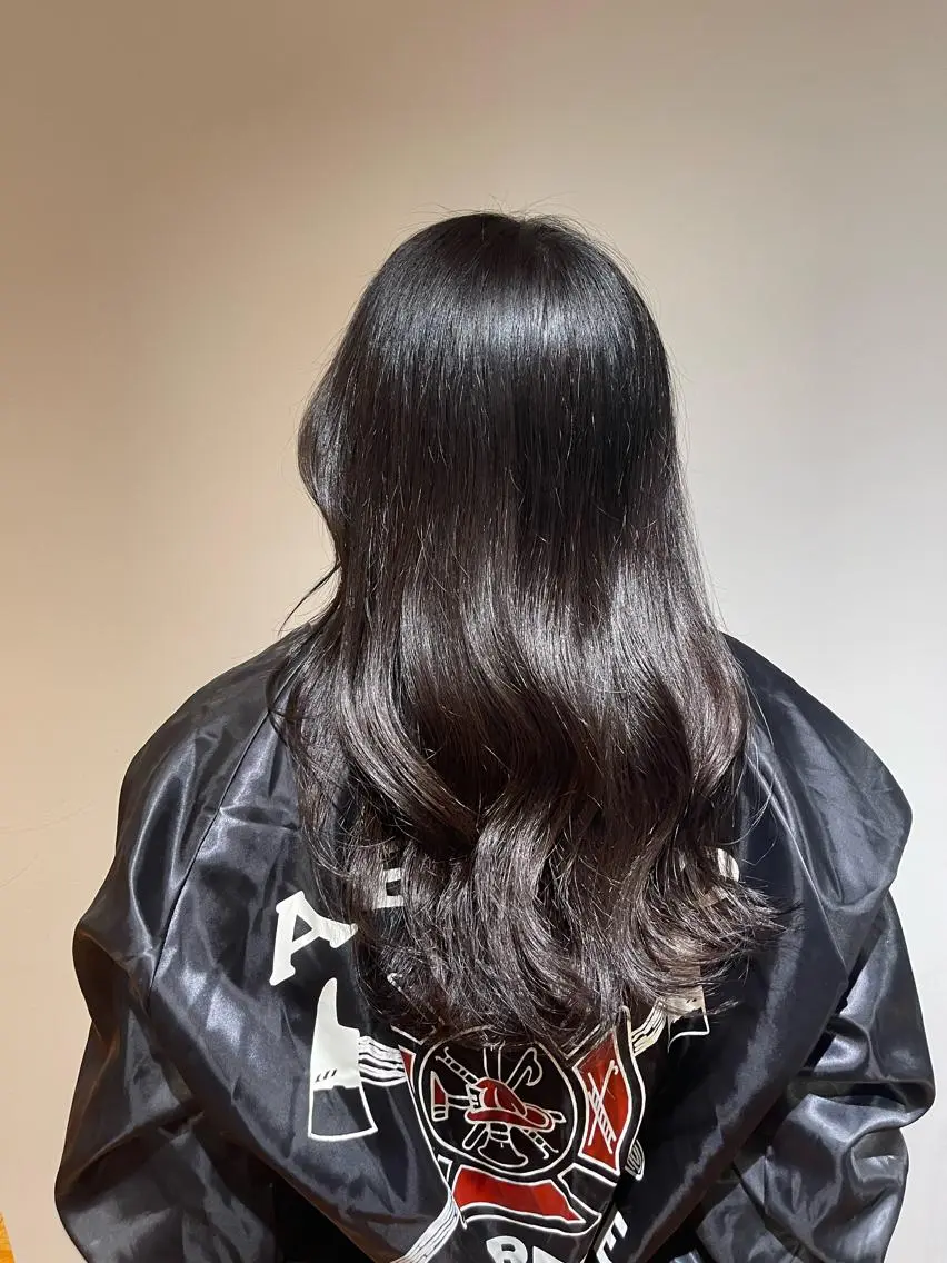 セミロング 🫧うる艶レイヤー /グレージュ🪐リサのヘアスタイル