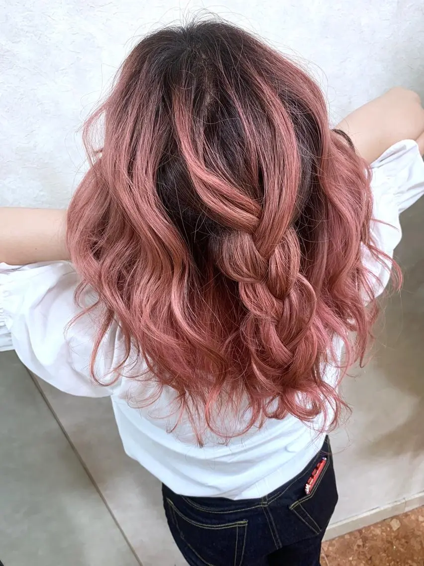 ミディアム 穐田 司樹のヘアスタイル