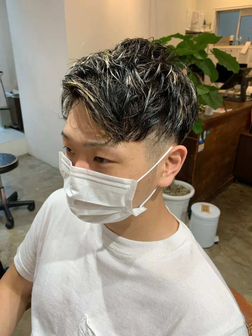 ショート カラー ハイライトカラー メッシュ ハイライト 宮嶋 勇輔のヘアスタイル