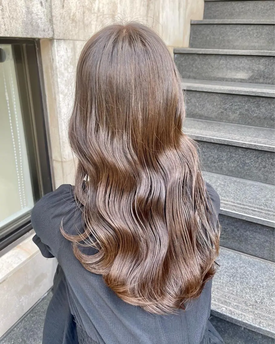 ロング カラー ベージュカラー ブリーチ ミルクティーベージュ ブリーチなしカラー ヘアカラー トリートメント ヘアセット 髪質改善&美髪カラー ボブ&ロングRINのヘアスタイル