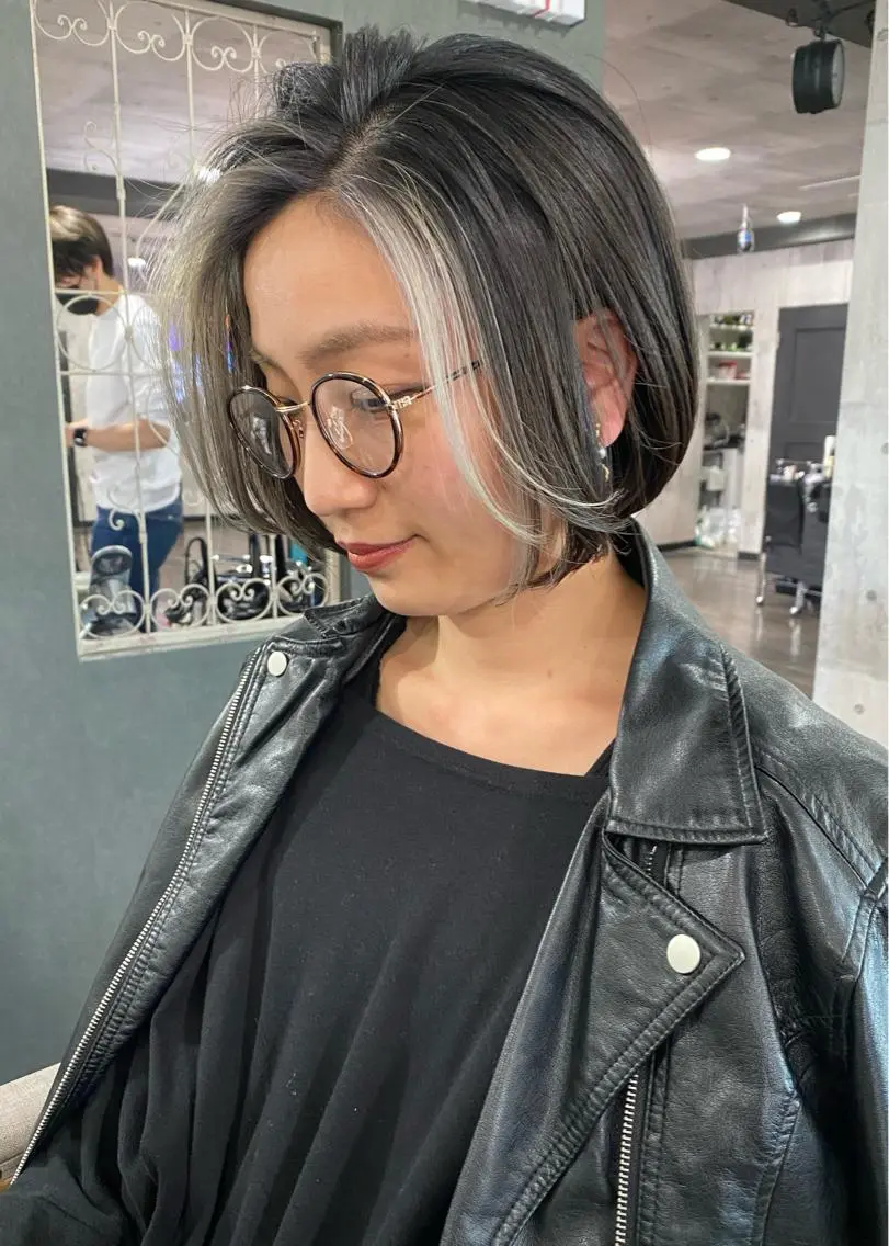 ショート ミストバング Mika XELVEのヘアスタイル