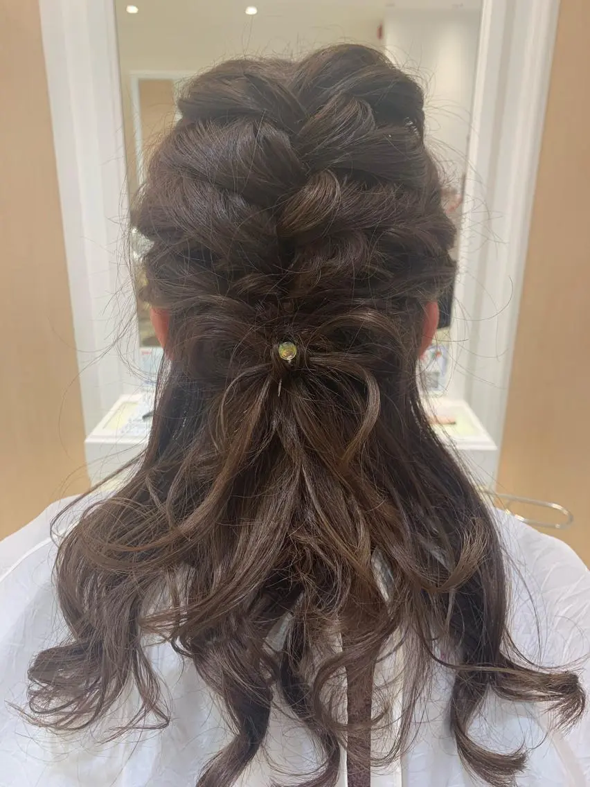 セミロング ヘアアレンジ ヘアセット ミドウチ アヤカのヘアスタイル