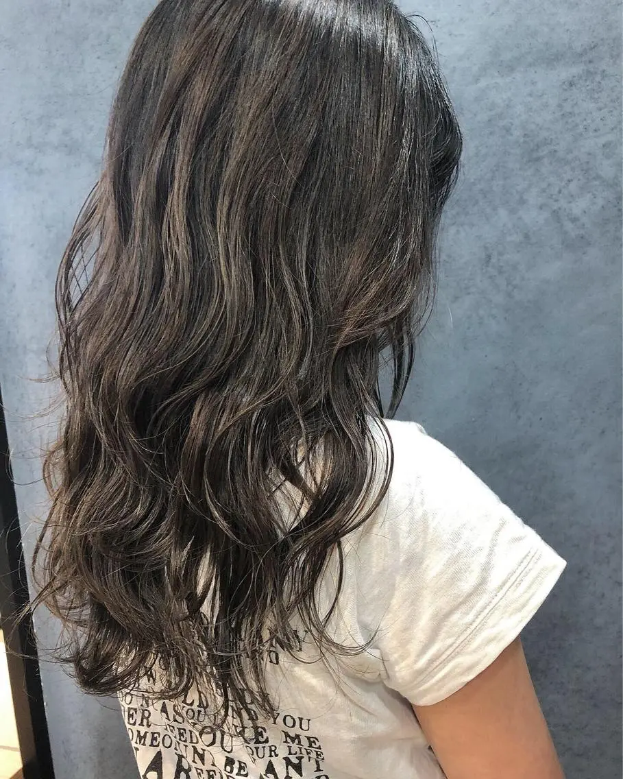 ロング カラー ヘアアレンジ メンズ キッズ ネイル マツエク・マツパ 透明感カラー🤎 ゆりのヘアスタイル