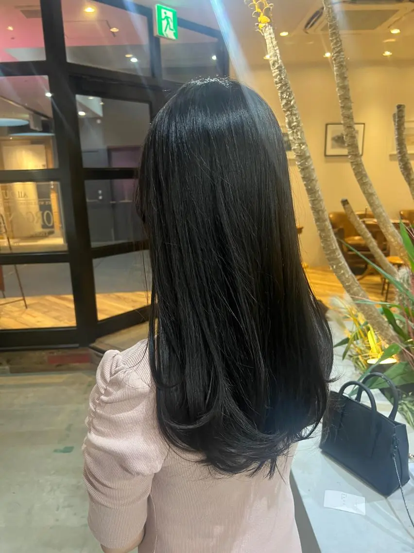 ロング カラー 黒髪 グレーブラック レイヤーカット beleefric 🩵チセのヘアスタイル
