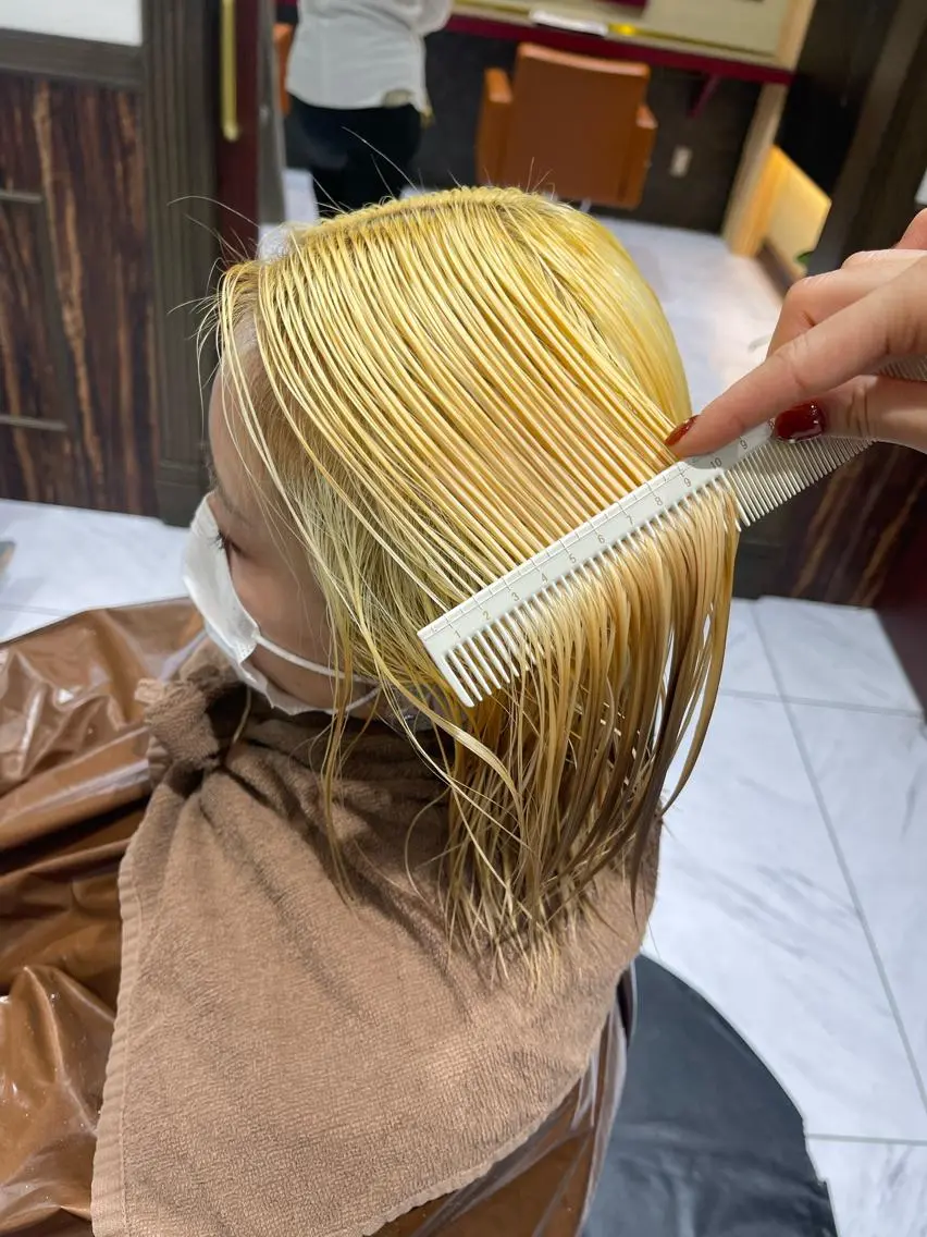 カラー ブリーチ ヘアカラー 森田 明日香のヘアスタイル