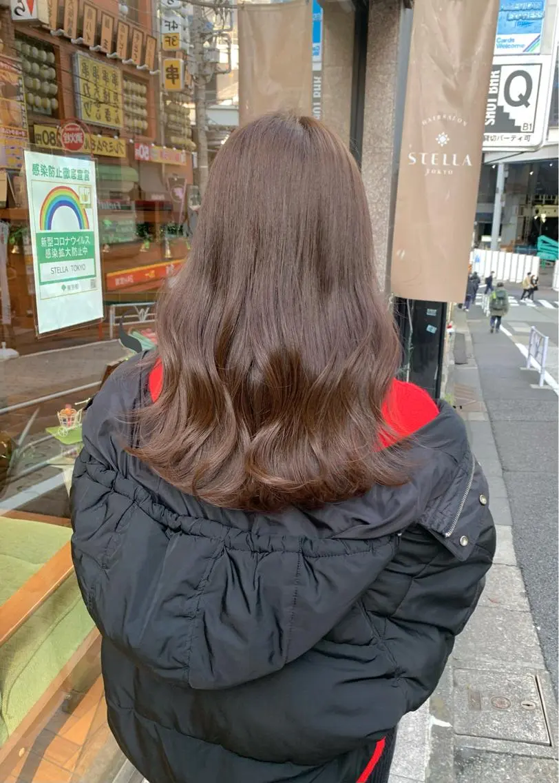 セミロング カラー ベージュカラー ミルクティーベージュ カット ヘアカラー トリートメント 矢野 晃平のヘアスタイル