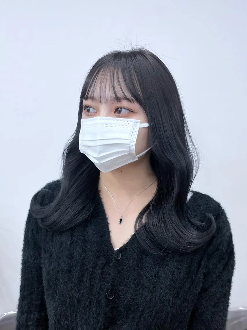 セミロング カラー パーマ ヘアアレンジ メンズ キッズ ネイル マツエク・マツパ アイブロウ メンズインナーカラー メンズ韓国風 黒髪 ブルーカラー ブルーブラック カット ヘアカラー トリートメント 渋谷レイヤーカット❌ 縮毛矯正専門/武田涼のヘアスタイル