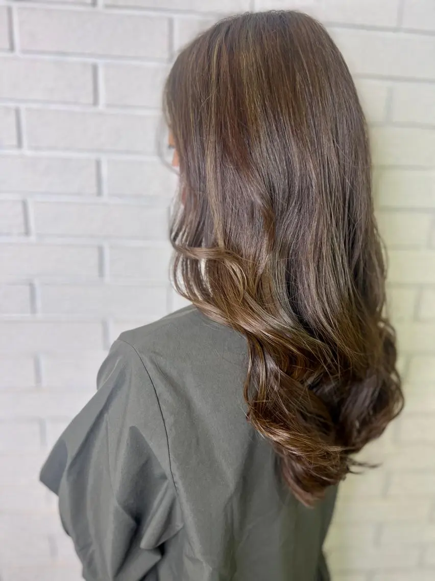ロング カラー ブリーチ ケアブリーチ 透明感カラー グレージュ ハイライトカラー 髪質改善✨艶カラー MASAYAのヘアスタイル