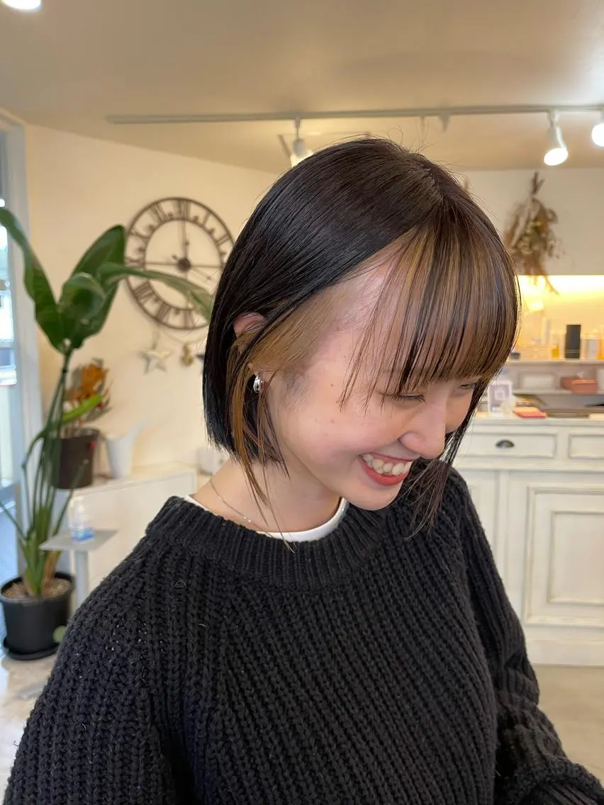 ショート ミストバング 中堀 遥のヘアスタイル