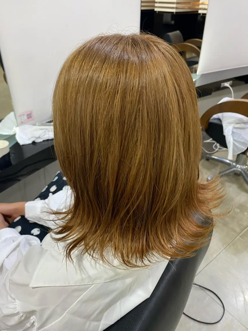 ミディアム カラー ヘアアレンジ ベージュカラー ブリーチ 烏山 達也のヘアスタイル