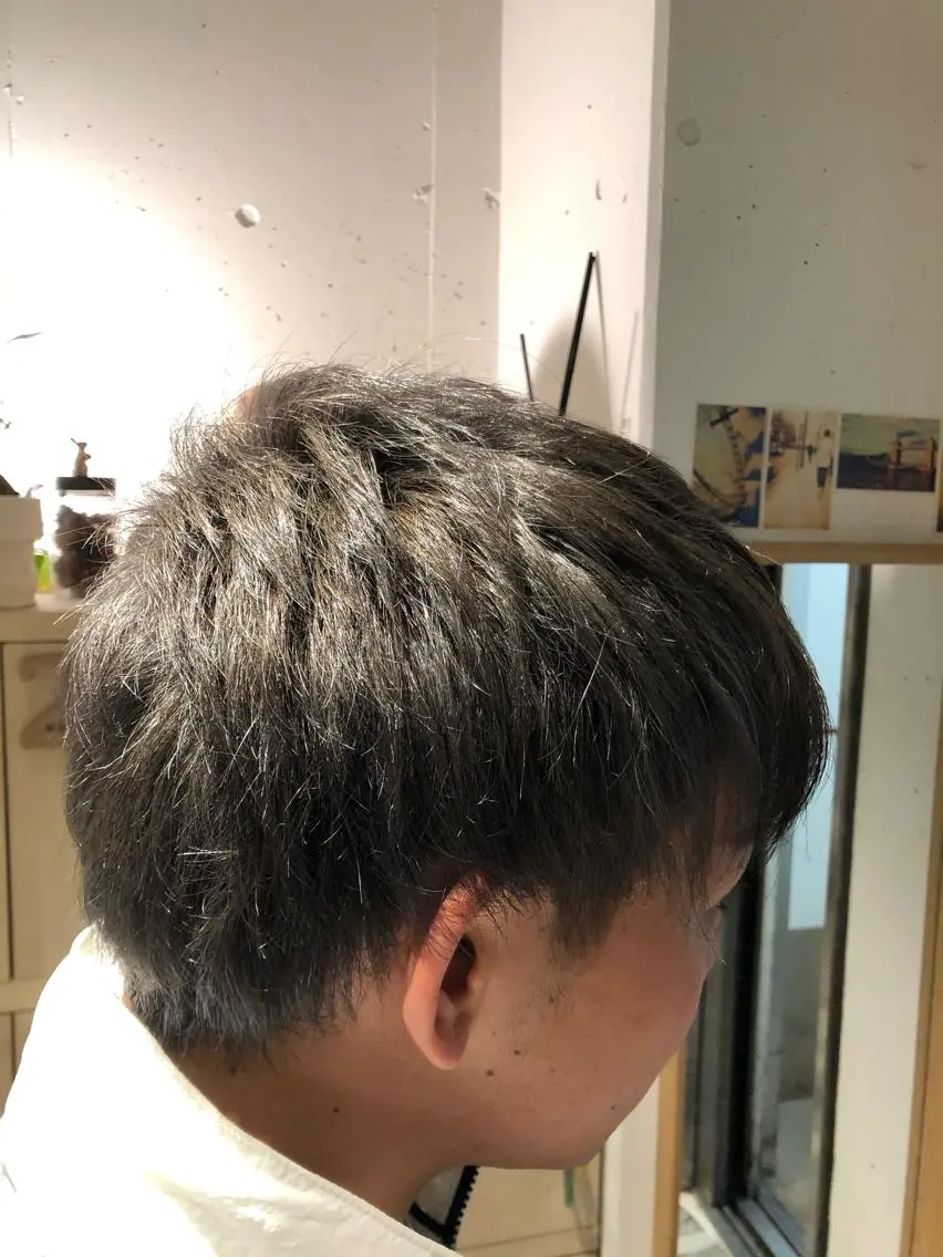 ショート カラー メンズ ベージュカラー フォギーベージュ 髪質改善韓国レイヤー カット内田智大のヘアスタイル