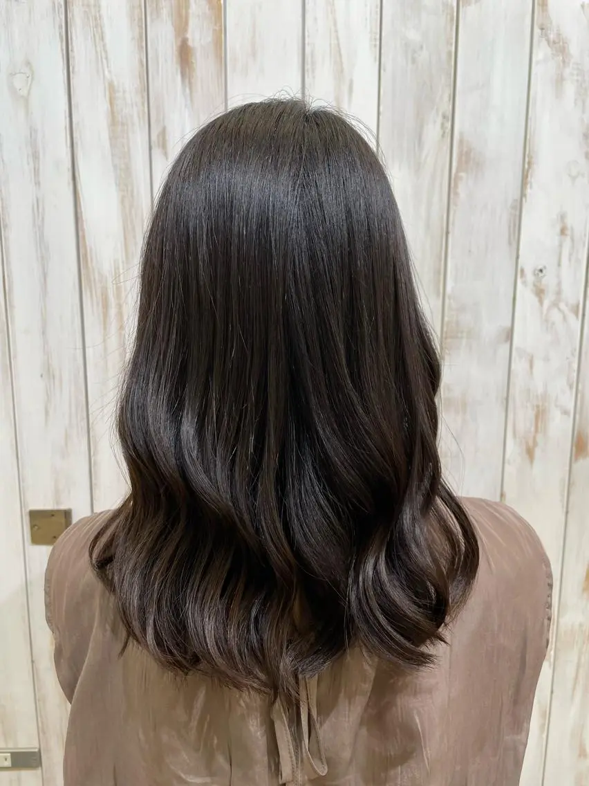 セミロング カット 青田 明日海のヘアスタイル