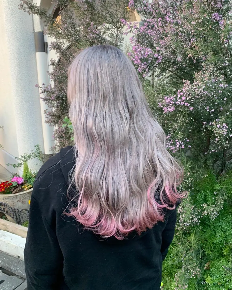 ロング カラー ブリーチ グレージュ ピンクカラー 色落ちまでキレイに！ ！女性サロンのヘアスタイル