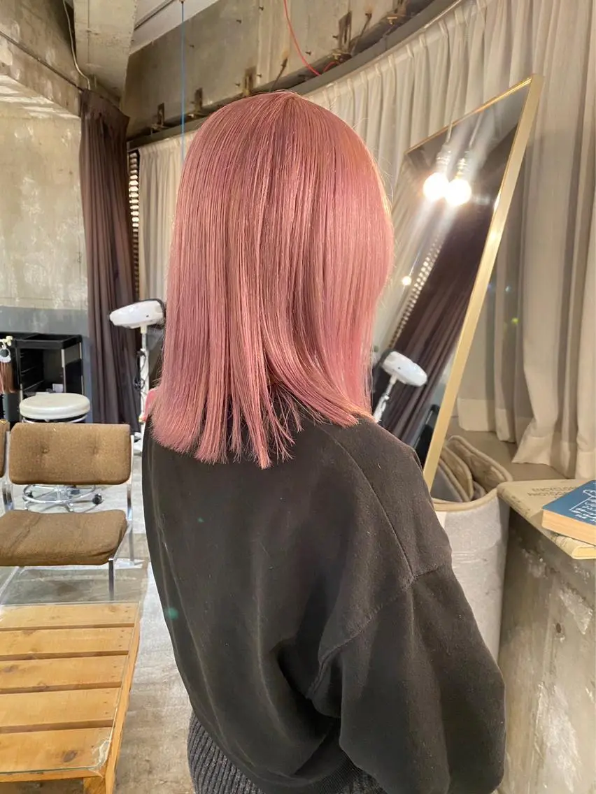ミディアム カラー ブリーチ ピンクカラー 海外レイヤー /NAGISAのヘアスタイル