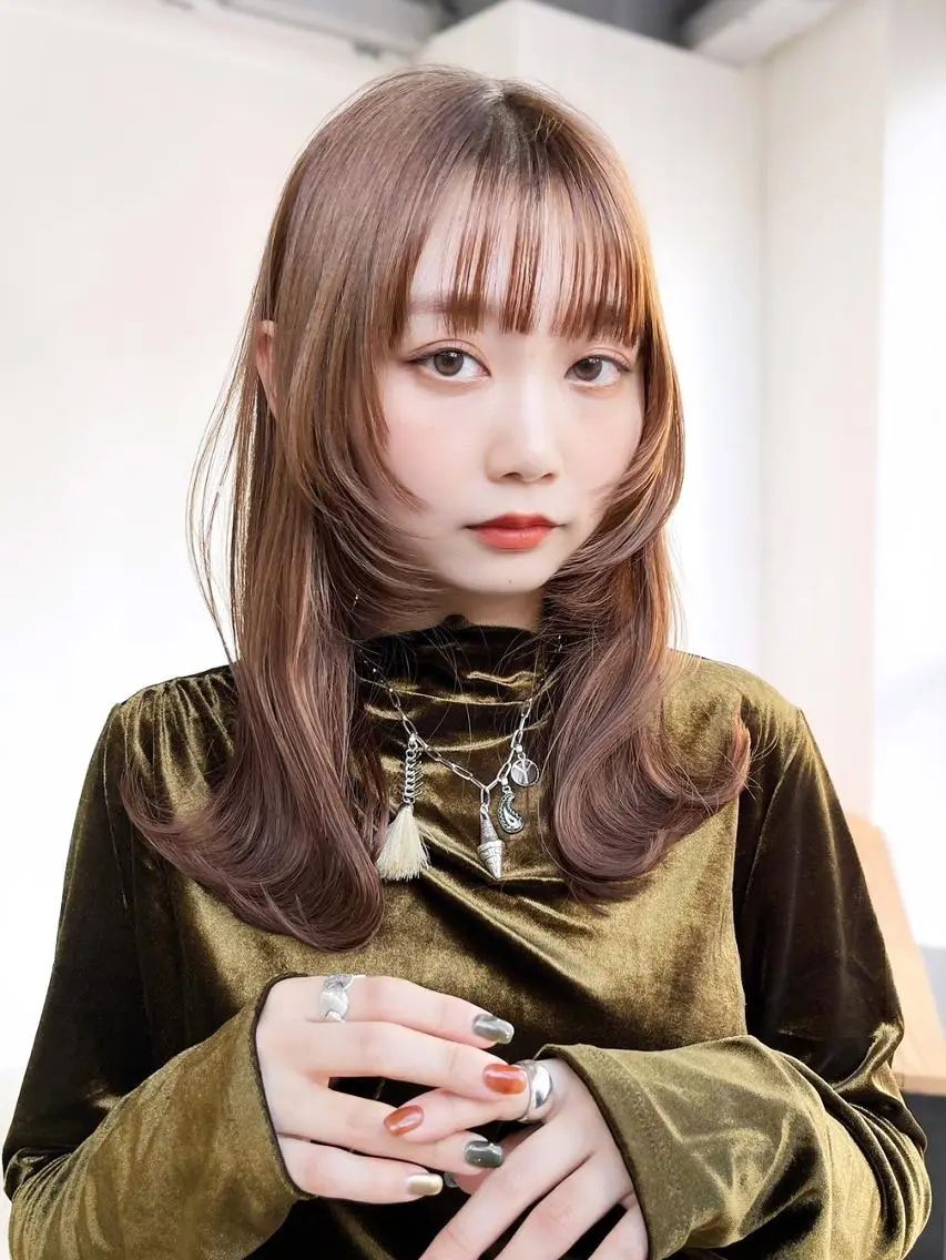 カラー セミロング グレージュ くびれヘア レイヤーカット カット ヘアカラー トリートメント ITbyALBUM 下北沢店のヘアスタイル