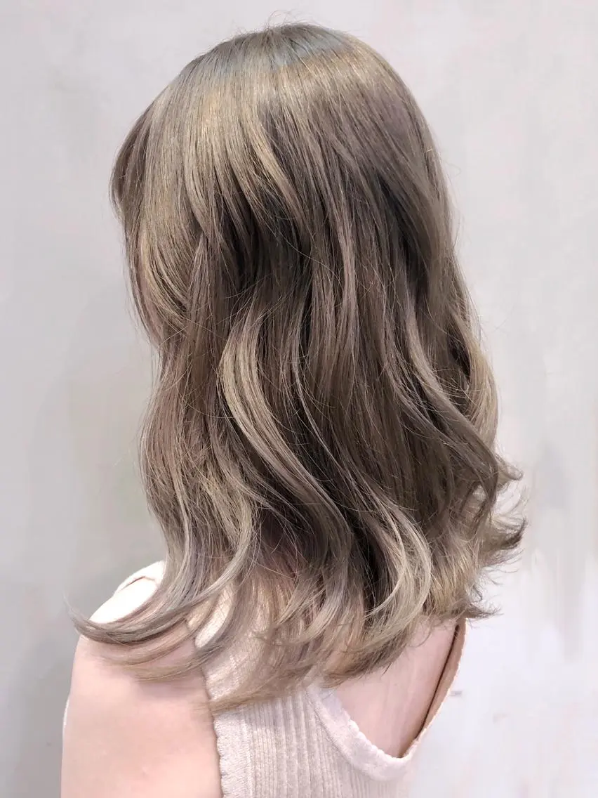 セミロング カラー パーマ ヘアアレンジ グレージュ ミルクティーグレージュ ITbyALBUM 浦和店のヘアスタイル