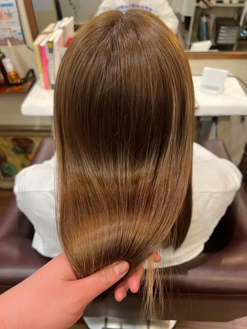 カラー 石野 しおりのヘアスタイル
