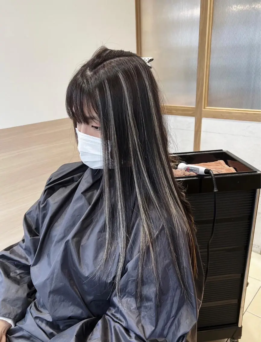 ロング カラー ダークグレー ダークグレージュ グレージュ ハイライトカラー ハイライト 指名数No.1 /NAOYAのヘアスタイル