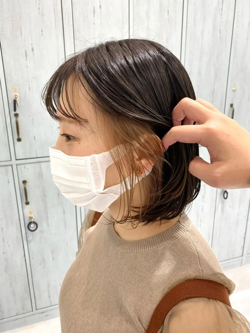 ミディアム カラー ベージュカラー イヤリングカラー 中川 茜里のヘアスタイル