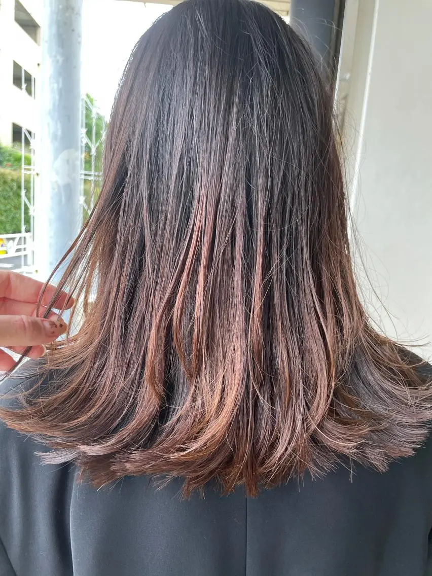 ロング カラー 鎌田 愛のヘアスタイル