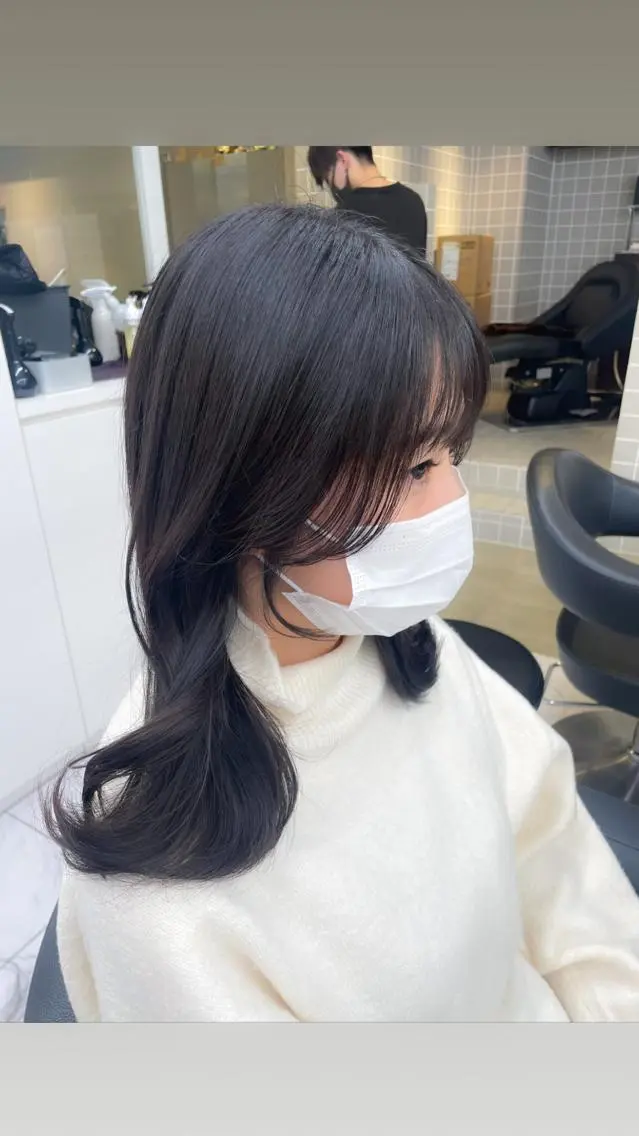 セミロング カラー 抜け感レイヤー︴ ニュアンスカラーのヘアスタイル