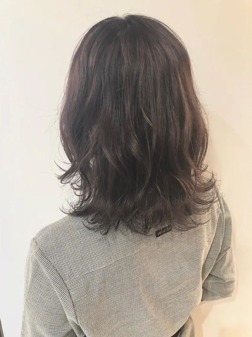 ミディアム カラー アッシュ ラベンダーカラー ラベンダーアッシュ 女性リピ90%🍨 🩷佐藤みずきのヘアスタイル