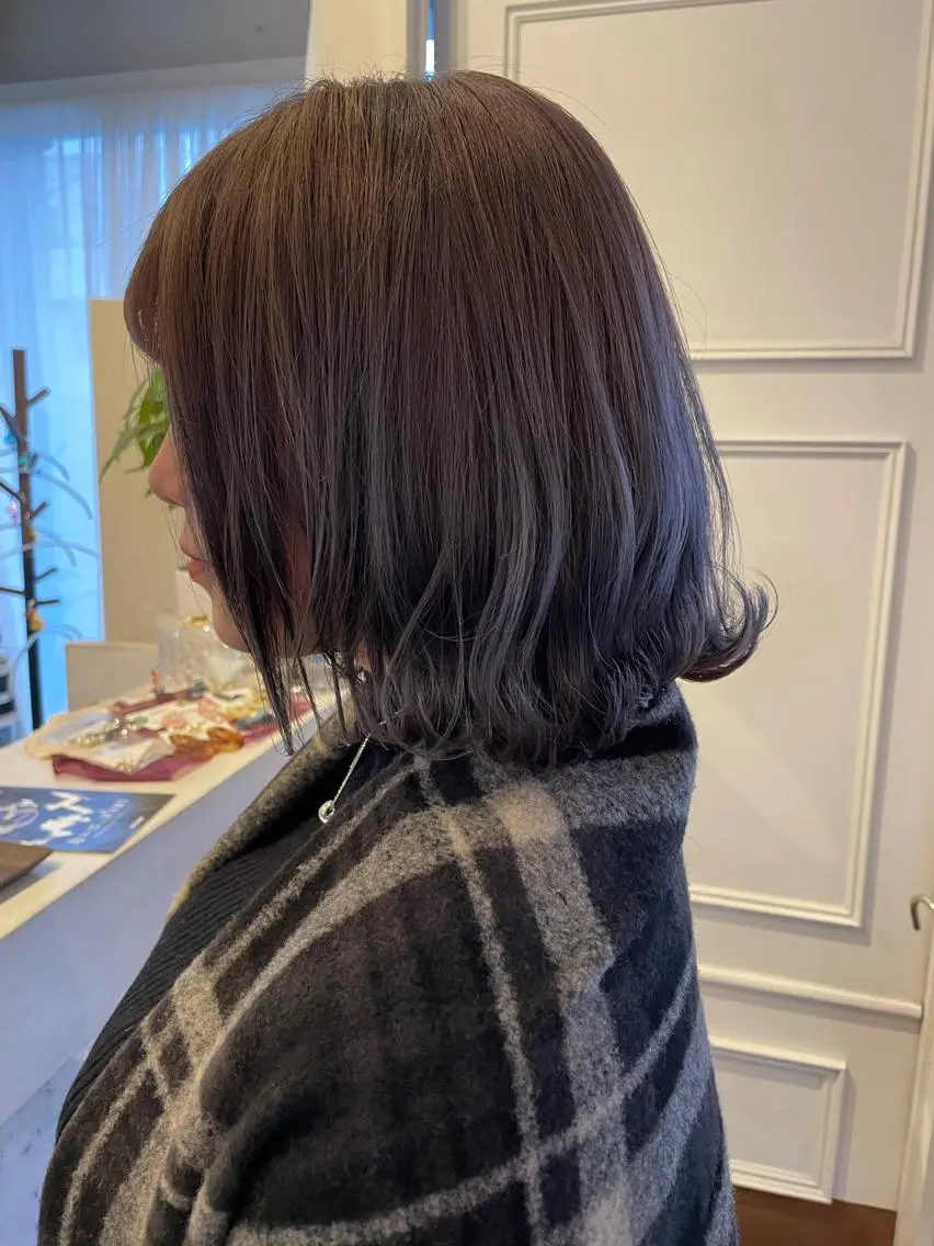 ミディアム カラー カット ヘアカラー トリートメント 安藤 佑衣のヘアスタイル
