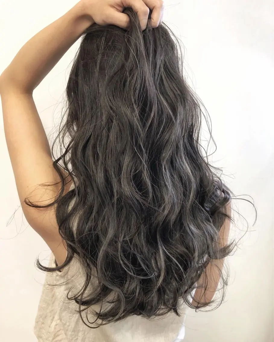 ロング カラー アッシュ アッシュグレー アッシュグレージュ グレージュ ハイライトカラー ハイライト/髪質改善 裕樹のヘアスタイル