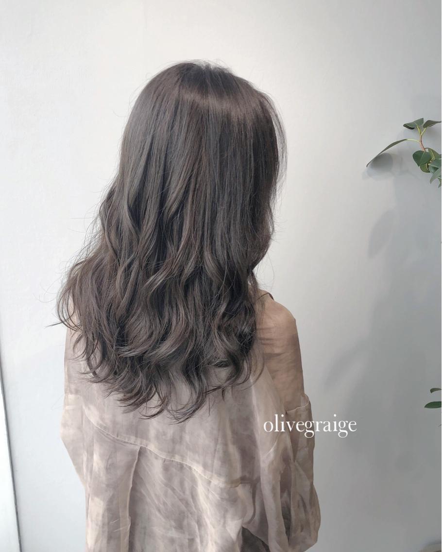 ミディアム 岸川 恭子のヘアスタイル