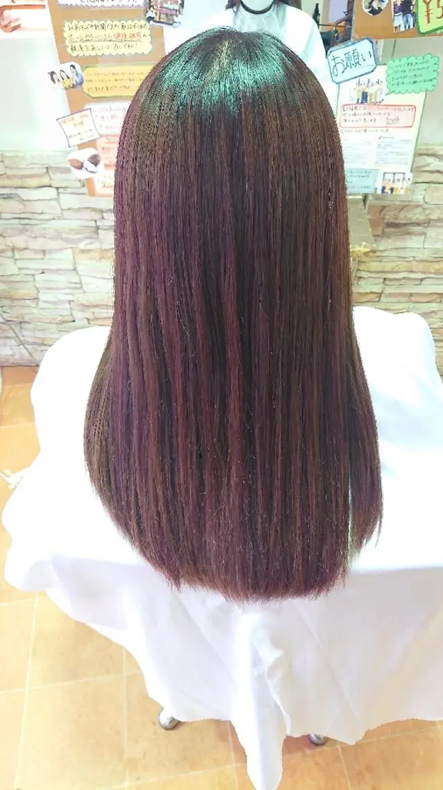 ロング カラー アッシュ ブリーチ 山口 彩海のヘアスタイル