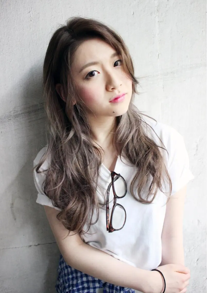ロング 桑名 淳のヘアスタイル