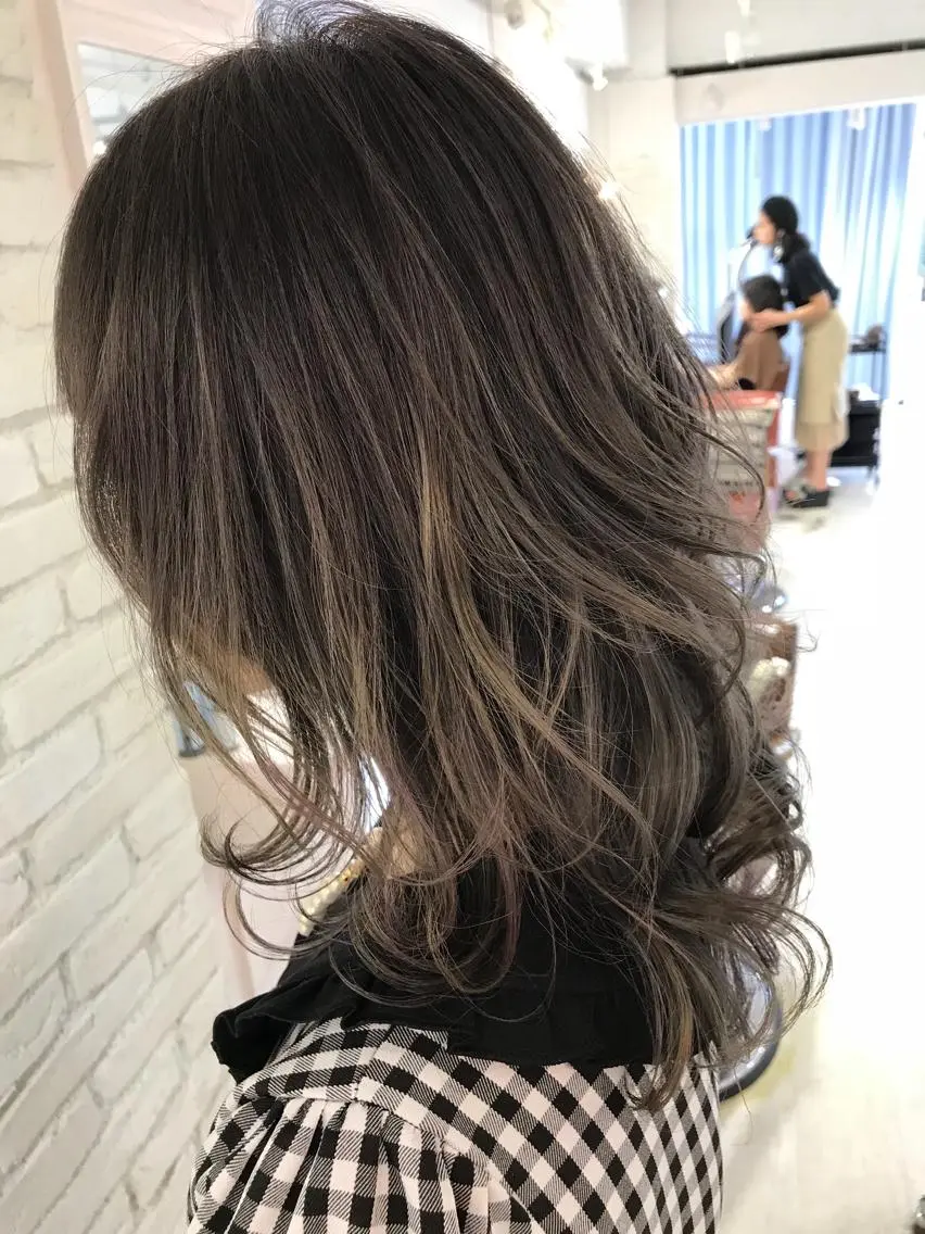 ロング カラー パーマ ヘアアレンジ キッズ マツエク・マツパ レイヤー＆カラー 人気美容師倉崎涼のヘアスタイル