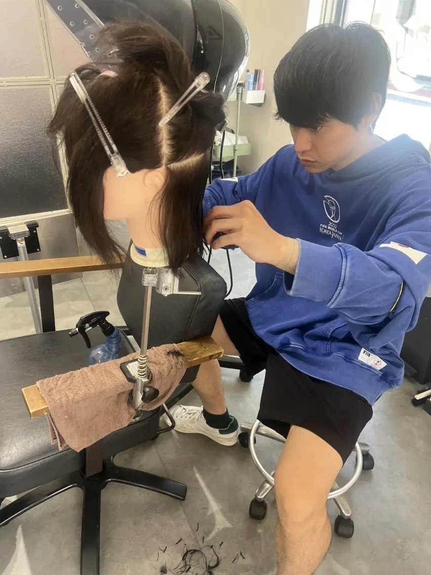 土曜日のクジラ/ ヒロキのヘアスタイル