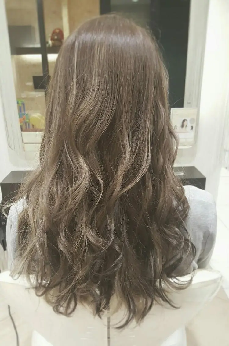 ロング アッシュ 秋山 幸太のヘアスタイル