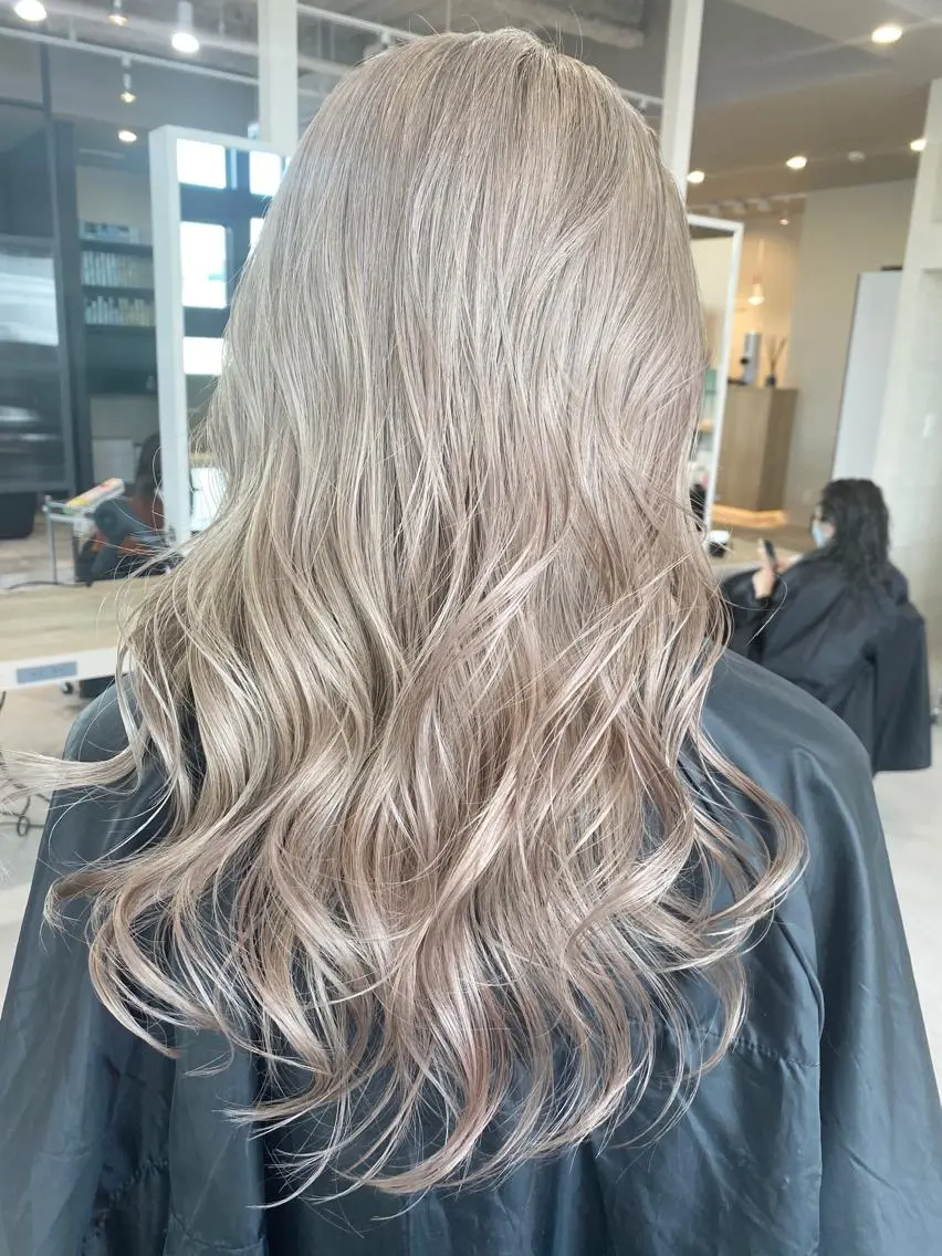 ロング カラー ネイル マツエク・マツパ アイブロウ ヘアカラー トリートメント 井上 一平のヘアスタイル