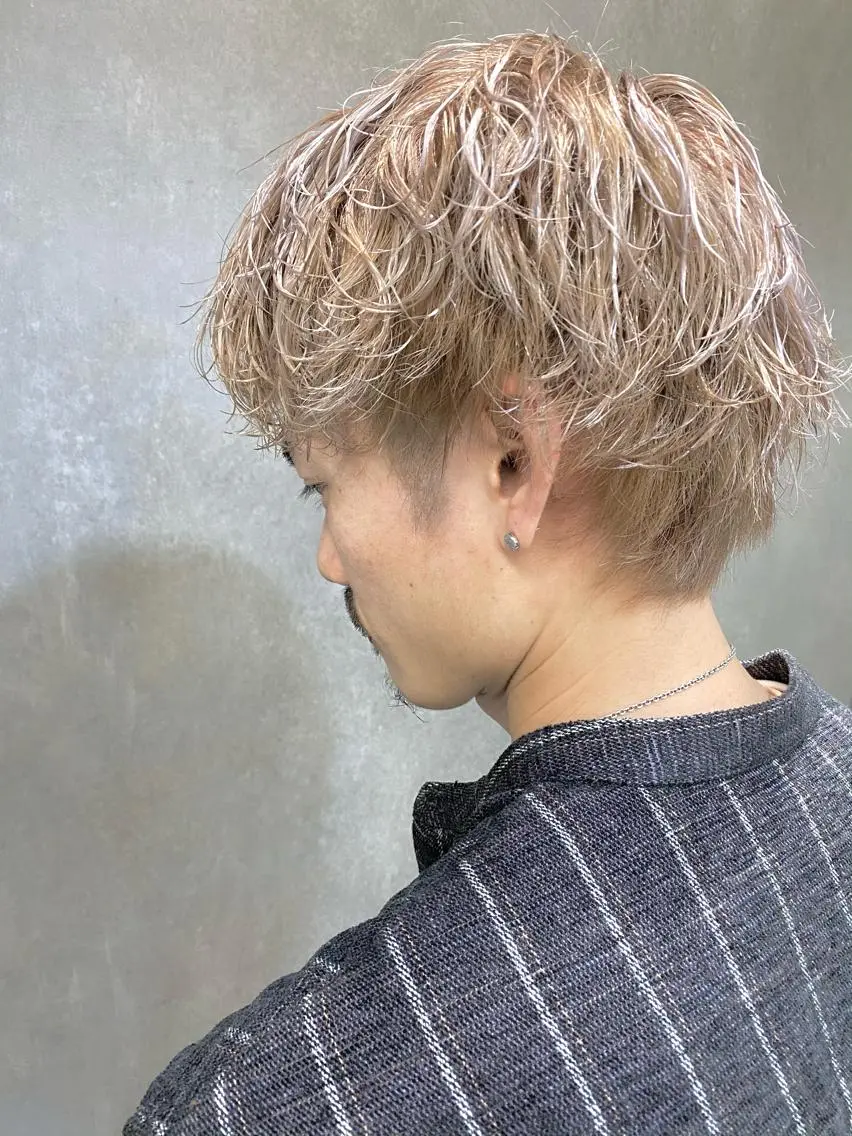 カラー quill クイル　ツボイタクマのヘアスタイル