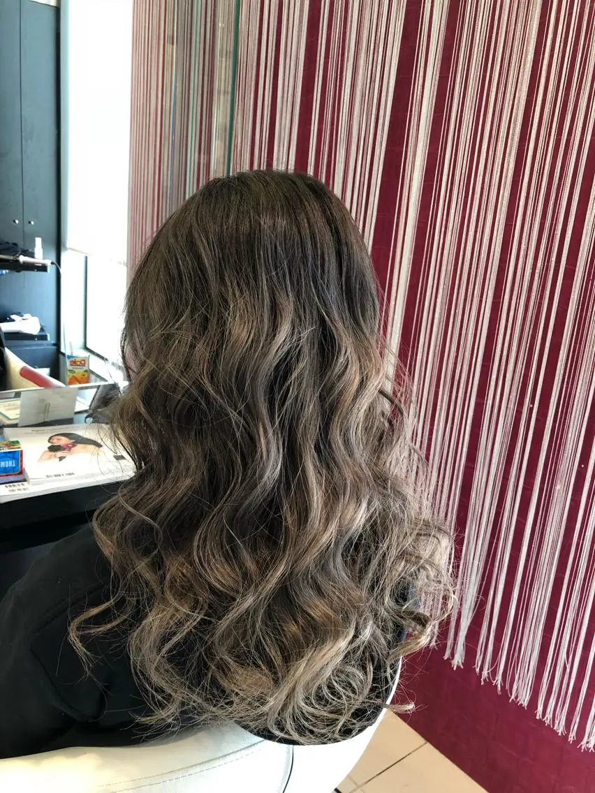 ミディアム カラー ヘアアレンジ グラデーションカラー 大塚 貴之のヘアスタイル