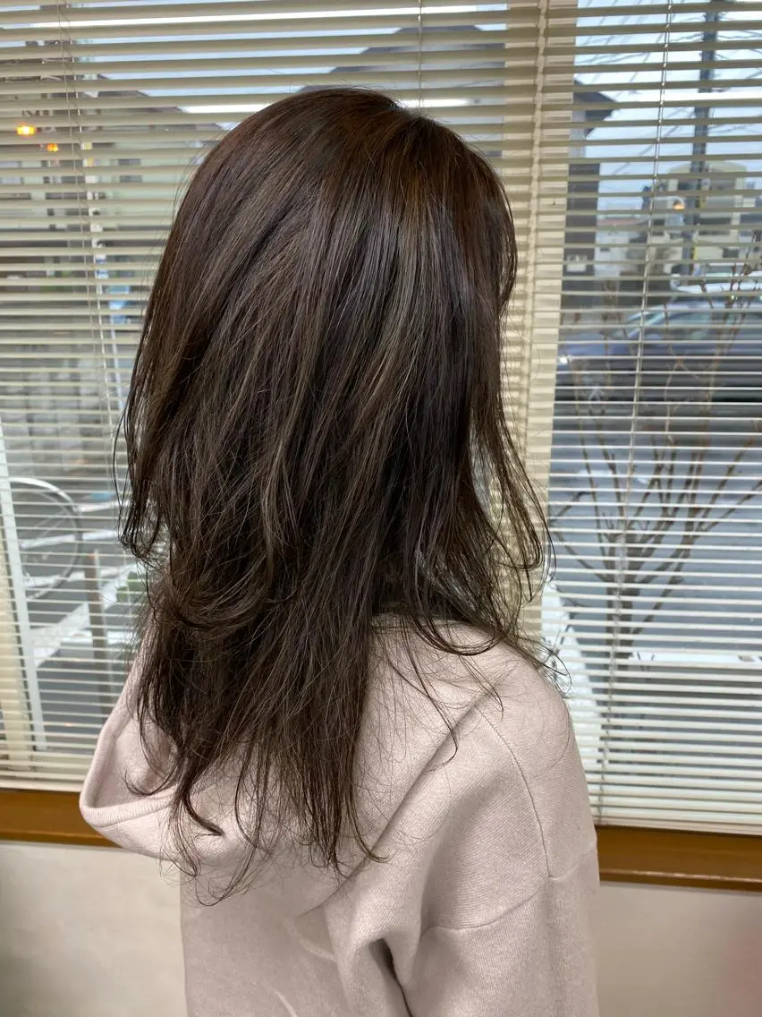 ロング ハイライト ヘアカラー トリートメント 永沼 真依のヘアスタイル