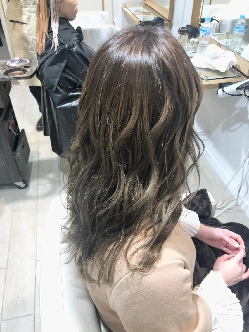ロング カラー ヘアカラー トリートメント まつげ兼任しもさこ 🌟レイヤー得意のヘアスタイル