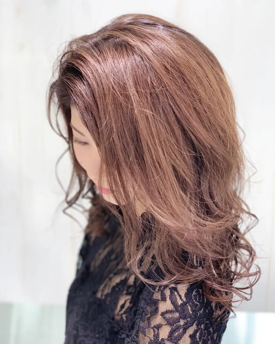 セミロング カラー グレージュ カット ヘアカラー トリートメント ブリーチ/バレイヤ ージュ川端裕司のヘアスタイル