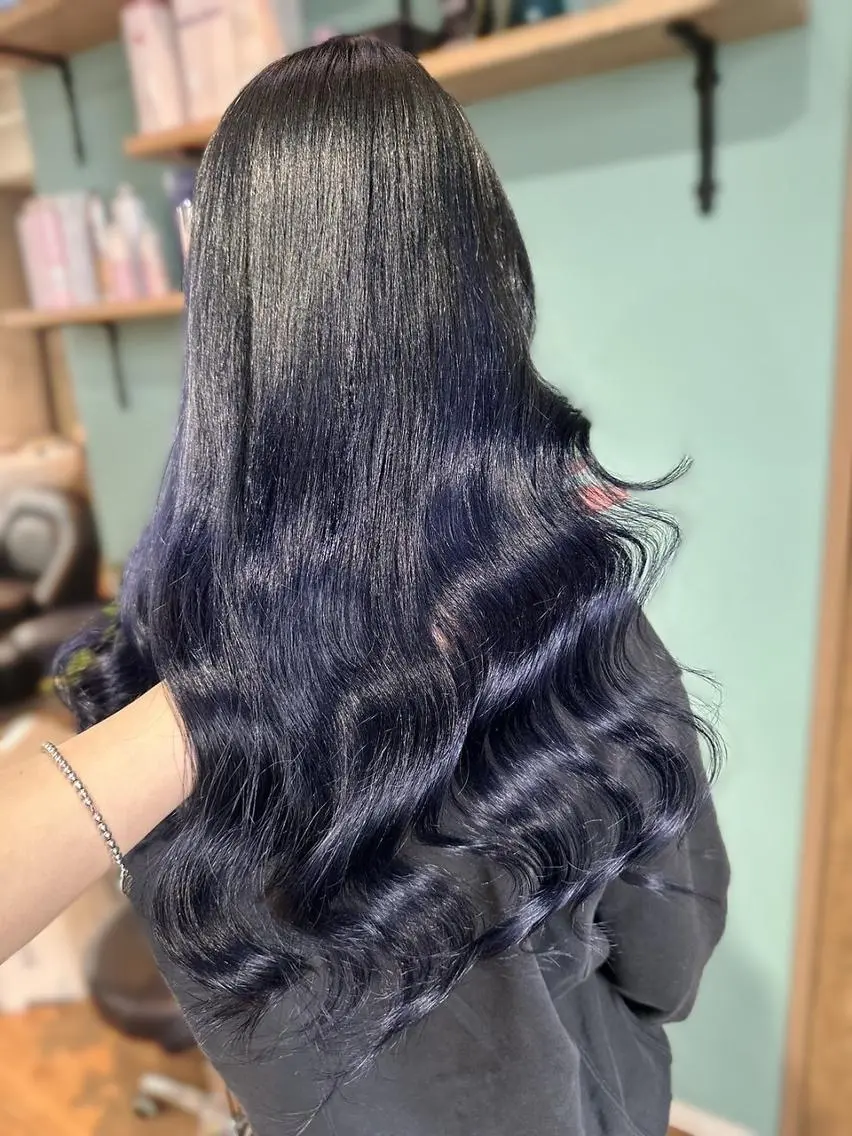ロング Mirashy 成田のヘアスタイル
