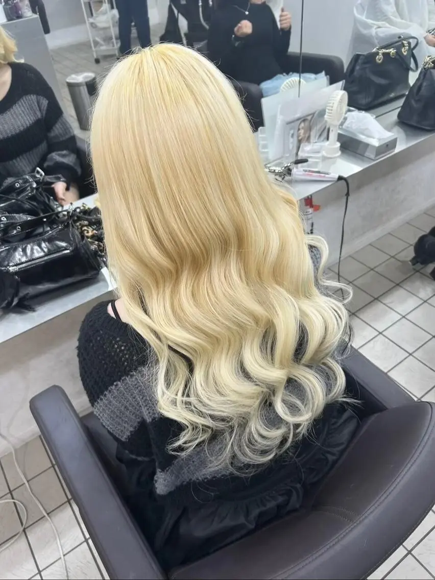 カラー ロング シールエクステ 黒髪 ブリーチ デザインカラー ダブルカラー MISAKIエクステ ブリーチ\5900のヘアスタイル